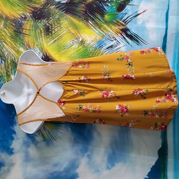 GYPSIES & Moondust sleeveless  w/lace women's blouse size S - Picture 3 of 4